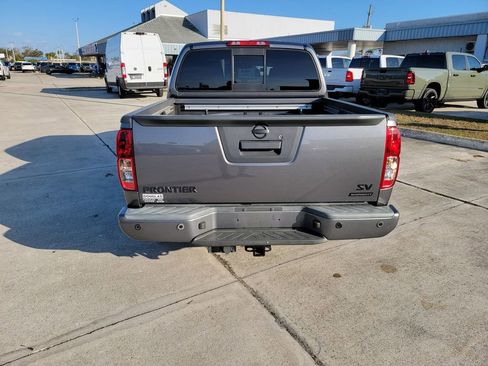 Used 2020 Nissan Frontier SV w/ Midnight Edition Floor Mats image 4