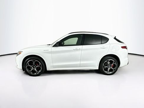 Used 2023 Alfa Romeo Stelvio Veloce AWD/4WD image 4