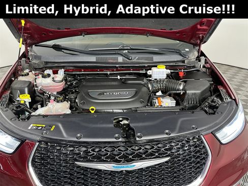Used 2021 Chrysler Pacifica Limited image 33