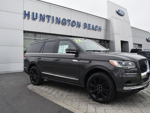 Used 2024 Lincoln Navigator Black Label image 1