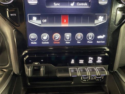 Used 2021 RAM 1500 Laramie AWD/4WD image 11