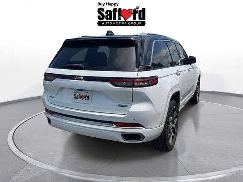Used 2022 Jeep Grand Cherokee Summit AWD/4WD image 4