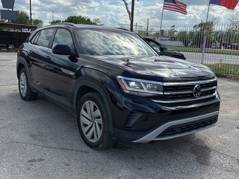 Used 2020 Volkswagen Atlas Cross Sport SE w/ Towing Package image 4