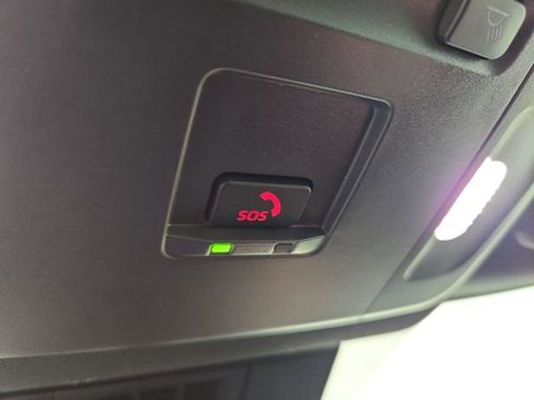 Used 2025 Toyota Camry SE FWD image 28