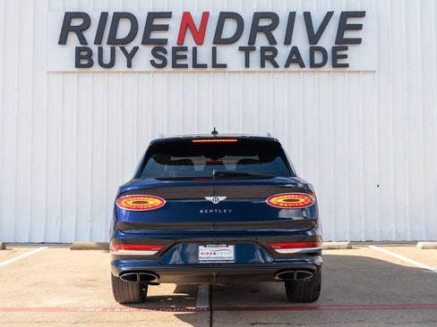 Used 2021 Bentley Bentayga AWD/4WD image 5