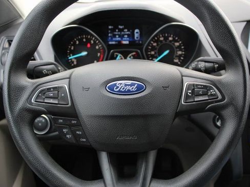 Used 2019 Ford Escape SE image 10