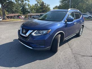 Used 2020 Nissan Rogue SV image 1