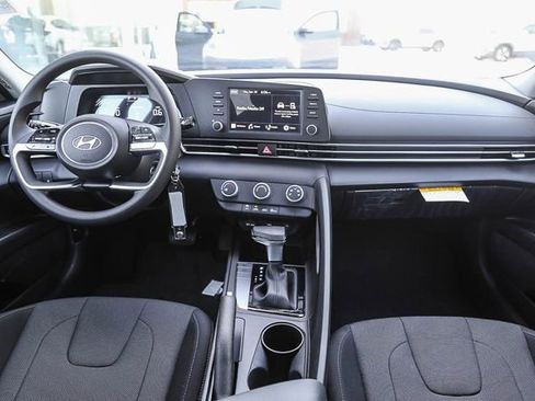New 2026 Hyundai Elantra SE FWD image 13