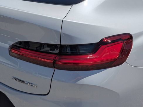 Used 2025 BMW X4 xDrive30i AWD/4WD image 10