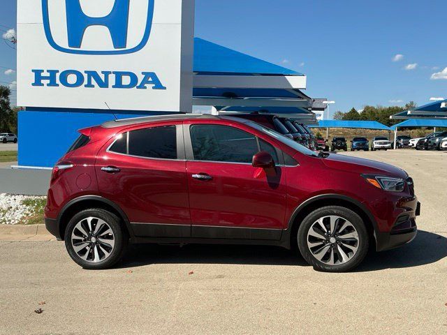 Used 2021 Buick Encore Preferred w/ Safety Package II AWD/4WD image 2