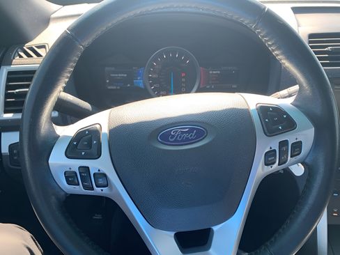 Used 2012 Ford Explorer XLT image 9