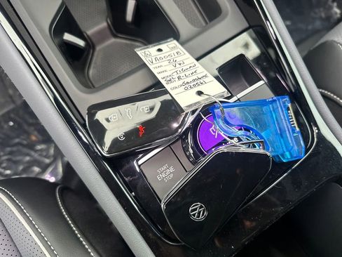 New 2026 Volkswagen Tiguan SEL R-Line image 30