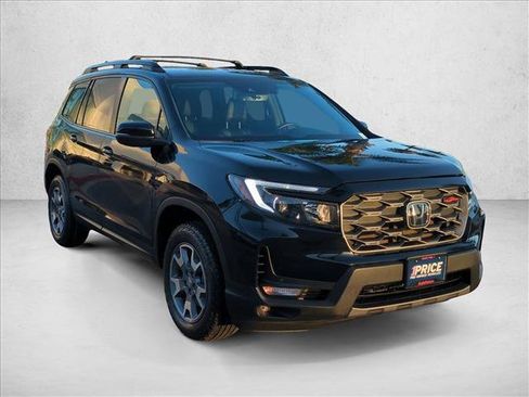Used 2023 Honda Passport TrailSport image 3