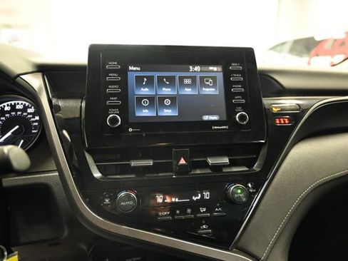 Used 2022 Toyota Camry SE image 15