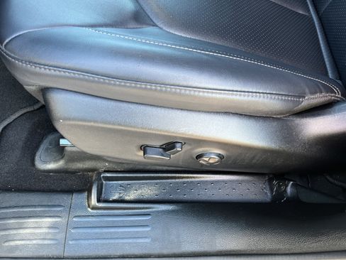 Used 2025 Chrysler Pacifica Select FWD image 26