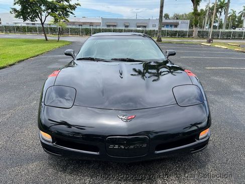 Used 1998 Chevrolet Corvette Coupe w/ Roof Pkg RWD image 13