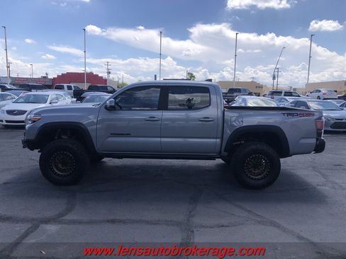 Used 2019 Toyota Tacoma TRD Off-Road image 5