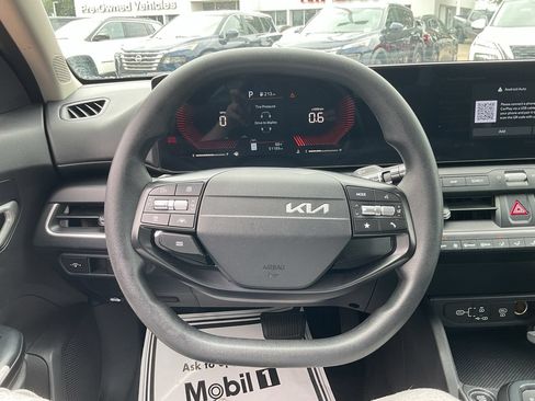 Used 2025 Kia K4 FWD image 34