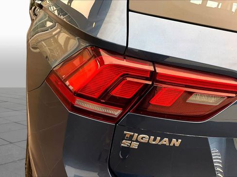 Used 2019 Volkswagen Tiguan SE w/ Panoramic Sunroof Package FWD image 27