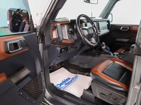 Used 2023 Ford Bronco Outer Banks AWD/4WD image 3