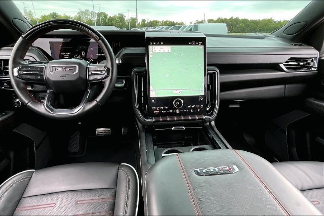 Used 2025 GMC Yukon AT4 Ultimate AWD/4WD image 7