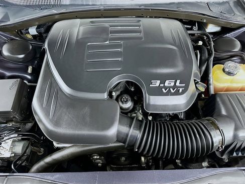 Used 2019 Chrysler 300 Touring w/ Sport Appearance Package image 35