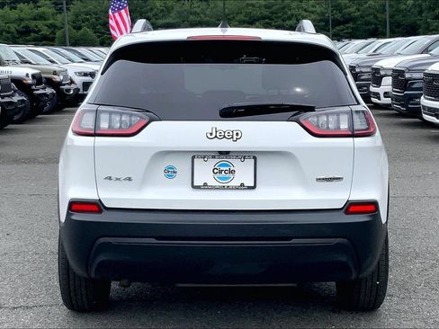 Used 2019 Jeep Cherokee Latitude Plus w/ Cold Weather Group AWD/4WD image 4