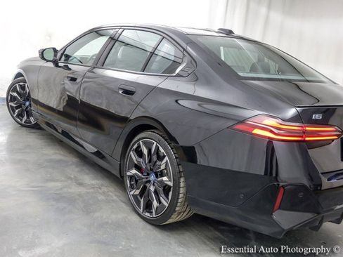 Used 2024 BMW i5 M60 w/ Executive Package image 10