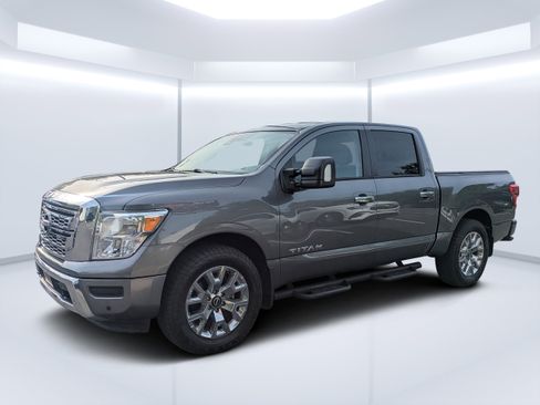 Used 2023 Nissan Titan SV w/ SV Convenience Package RWD image 7