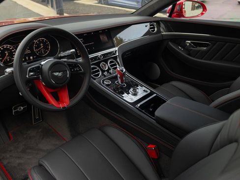 Used 2024 Bentley Continental GT image 41