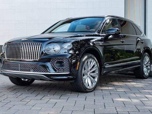 Used 2023 Bentley Bentayga Extended Wheelbase AWD/4WD image 23