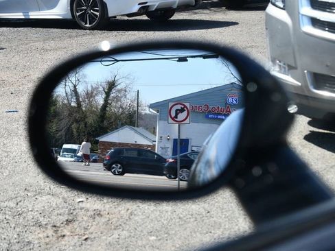 Used 2018 Dodge Challenger SRT w/ Technology Group image 43