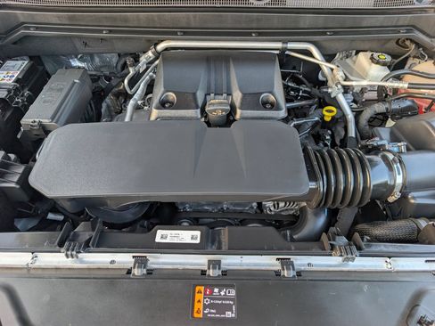 Used 2024 Chevrolet Colorado Trail Boss w/ Safety Package AWD/4WD image 4