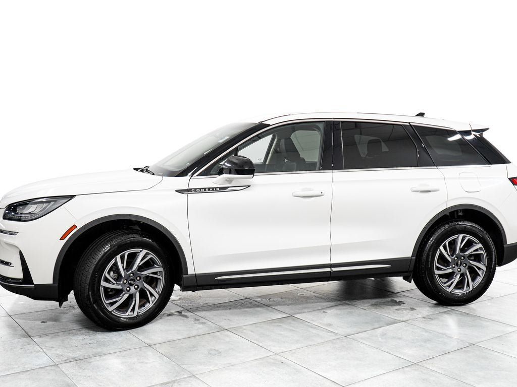 Used 2024 Lincoln Corsair AWD image 4