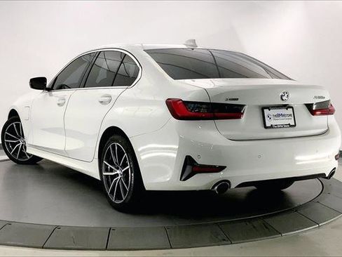 Used 2021 BMW 330e xDrive w/ Premium Package image 10