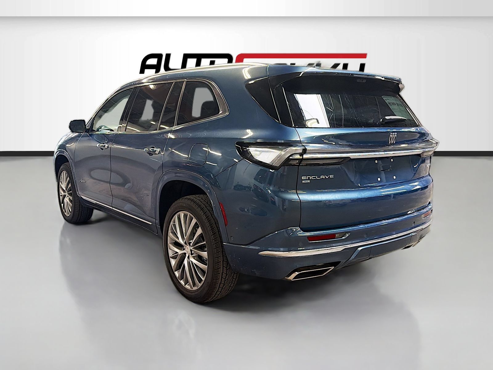 Used 2026 Buick Enclave Avenir w/ Super Cruise Package AWD/4WD image 5