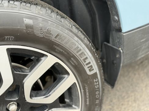 Used 2023 Ford Maverick Lariat w/ Lariat Luxury Package image 7