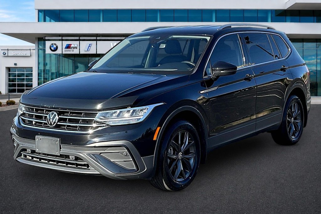 Used 2023 Volkswagen Tiguan SE AWD/4WD image 3