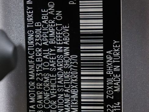 Used 2019 Toyota C-HR XLE image 30