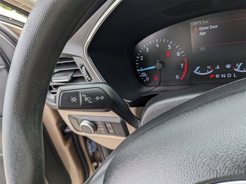 Used 2020 Ford Escape SE image 31