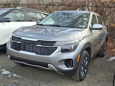 New 2026 Kia Seltos LX image 3