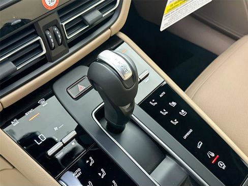 Used 2026 Porsche Macan Turbo AWD/4WD image 34
