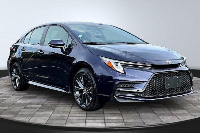 Used 2026 Toyota Corolla SE w/ SE Package FWD image 3
