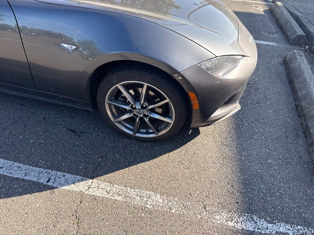 Used 2021 MAZDA MX-5 Miata Grand Touring RWD image 3