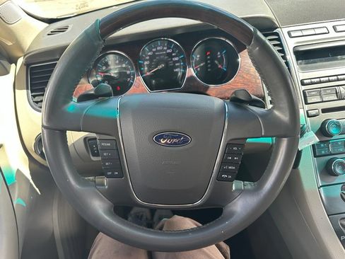 Used 2012 Ford Taurus Limited FWD image 11