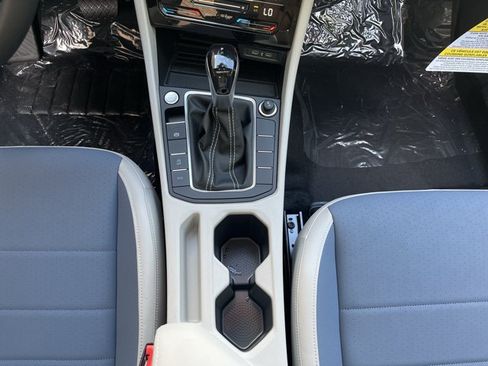 New 2026 Volkswagen Jetta SE FWD image 23