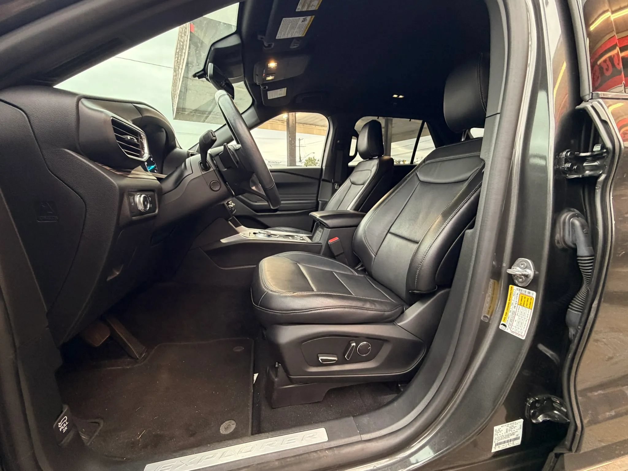 Used 2020 Ford Explorer Limited AWD/4WD image 8