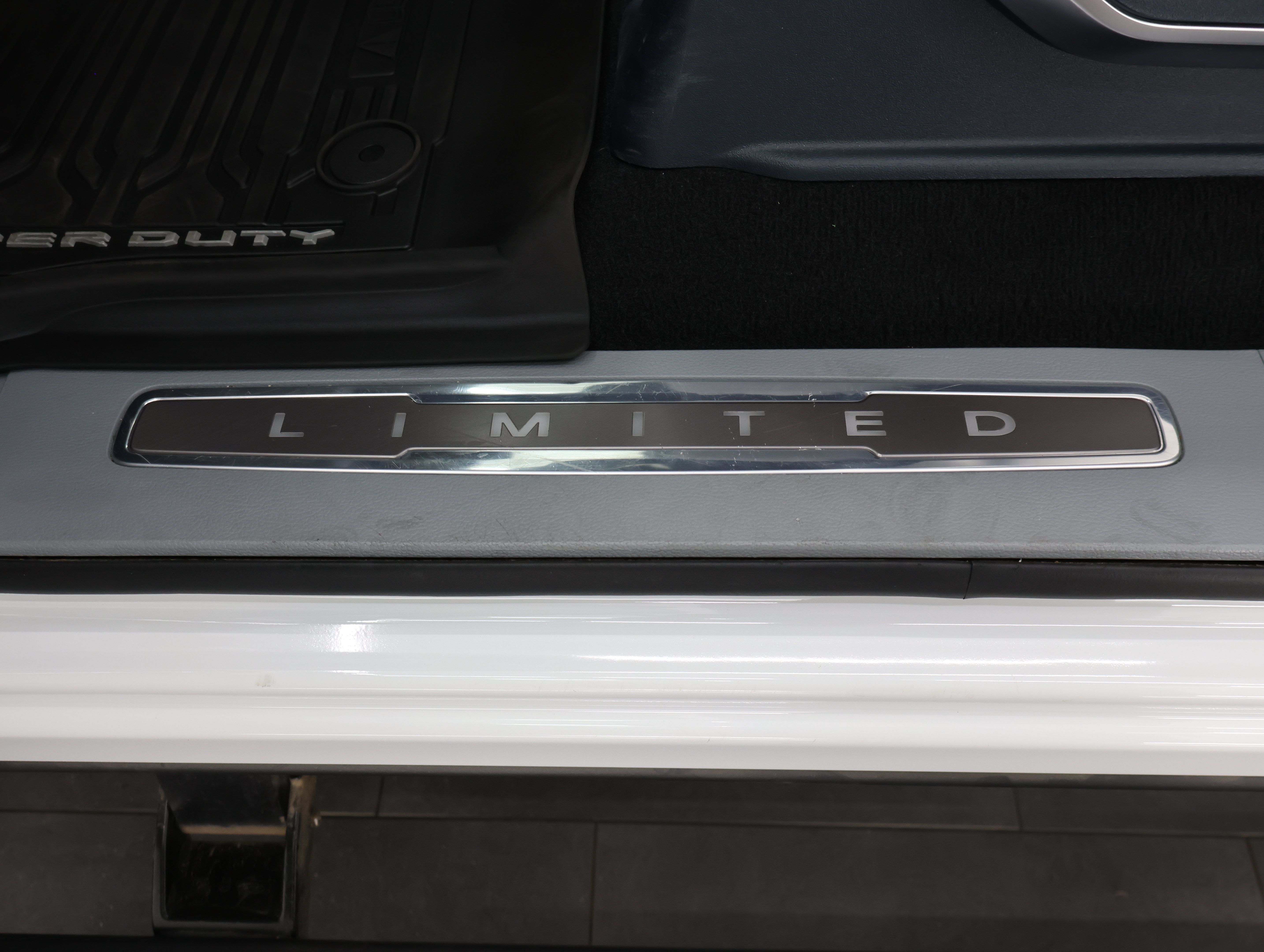 Used 2024 Ford F350 Limited w/ FX4 Off-Road Package AWD/4WD image 52