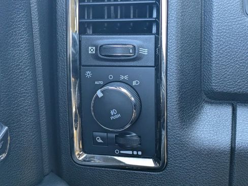 Used 2018 RAM 1500 Sport image 26