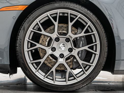 Used 2025 Porsche 911 Carrera RWD image 10